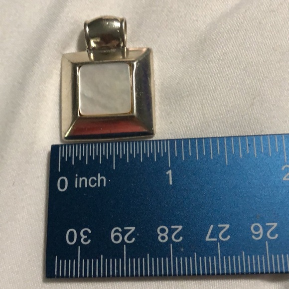 Sterling silver and mother of pearl pendant - Picture 7 of 8